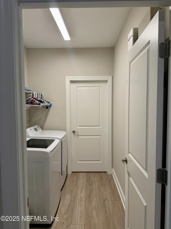 Photo - 72 Tarbert Ln