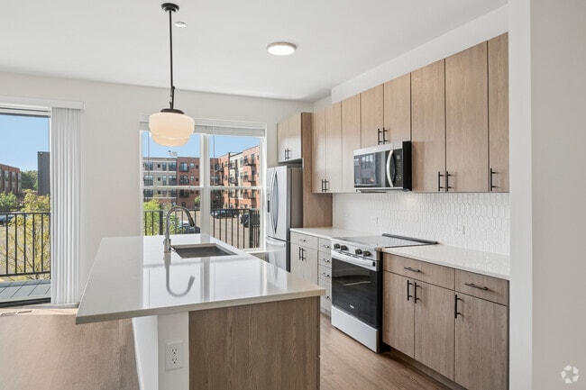 Townhome 3BR, 2.5BA - 2,572SF - Kitchen