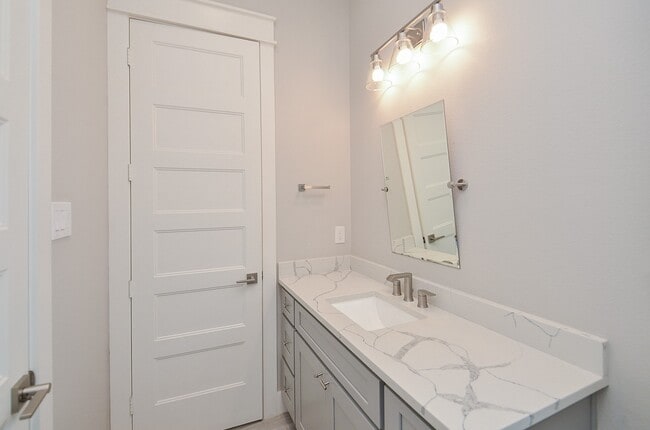 Building Photo - 18526 Bridgeway Ln