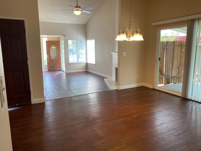 Photo - 6834 Trovita Way