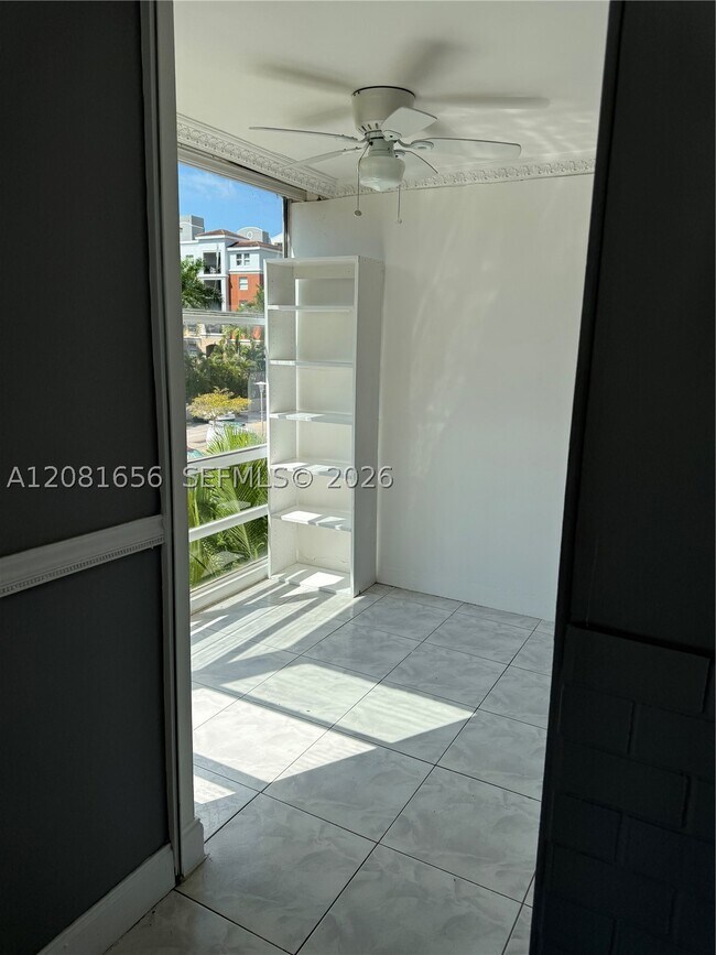 Photo - 210-172 172nd St Unit 326