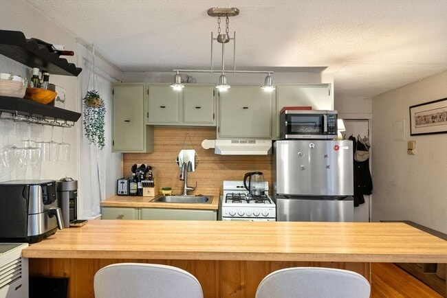 Photo - 10 Henchman St Unit 2R