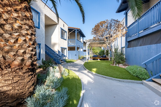 Courtyard - Harmony Court Apartments