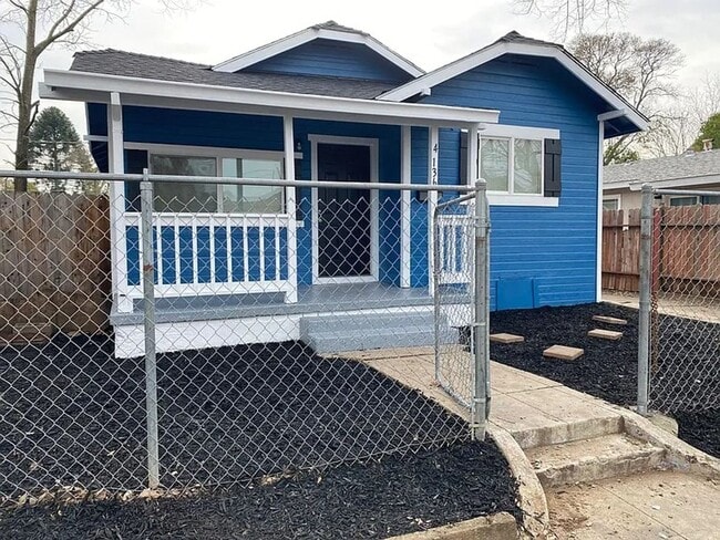 Building Photo - 3 Bedroom 1 1/2 Bath in Oak Park