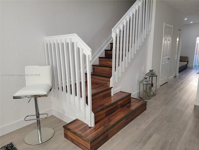 Photo - 1398 NE 33rd Ave