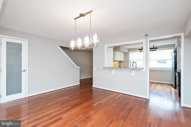 Photo - 7 N Christopher Columbus Blvd Unit 223