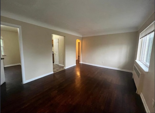 Photo - Updated 3-Bed Unit - Spacious!