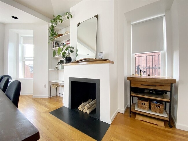 Photo - 363 Marlborough St Unidad 8
