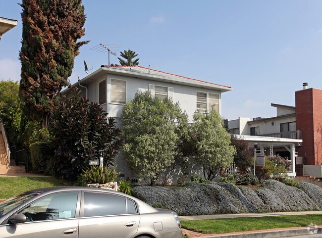Photo - 1047 19th St in Santa Monica - North of Wilshire Blvd!
