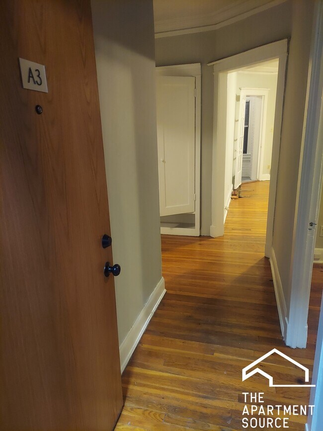 Photo - 4421 N Wolcott Ave Unidad A3