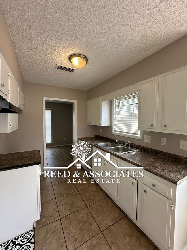 Photo - 3 Bedroom in Hickory Ridge - South Riverdale