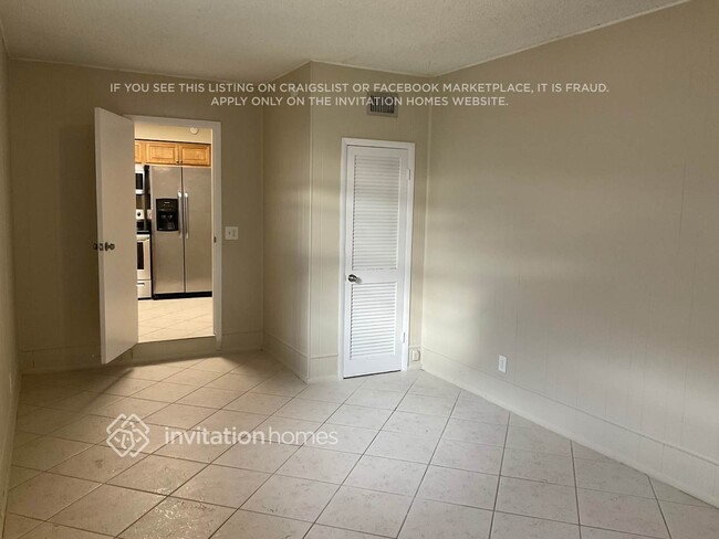 4115 W Park Rd