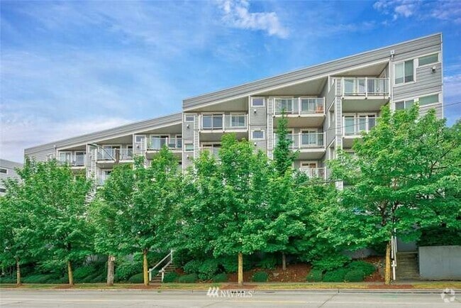 Building Photo - 3318 30th Ave SW Unit B 505 Rental