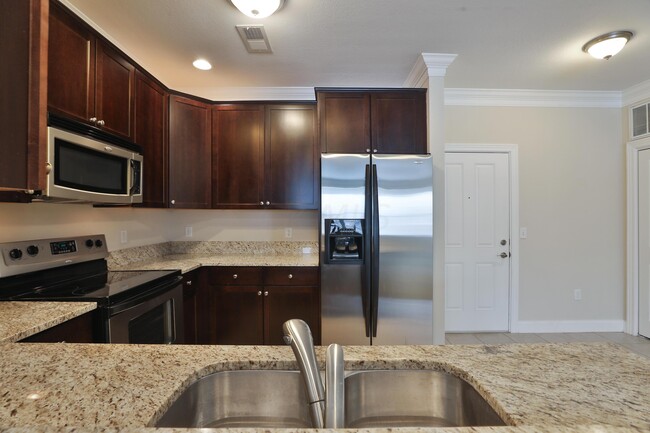 Photo - 960 Perry St Unit 207