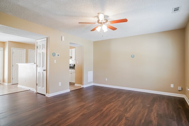 Photo - 2517 Dandridge Dr