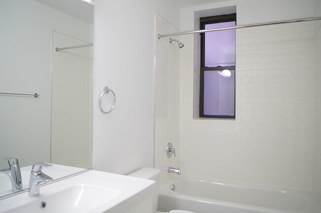 Photo - 5507-5509 S. Hyde Park Boulevard