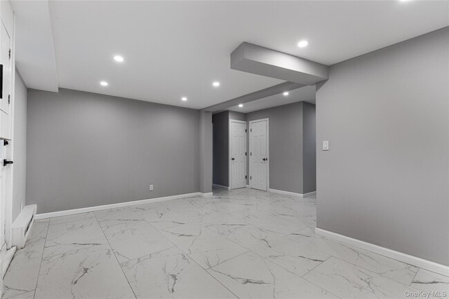 Photo - 840 E Broadway Unidad lower