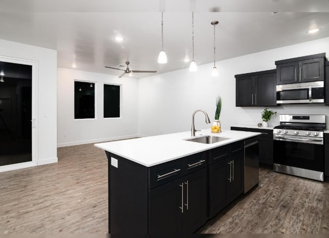 Photo - 1055 W Province Way