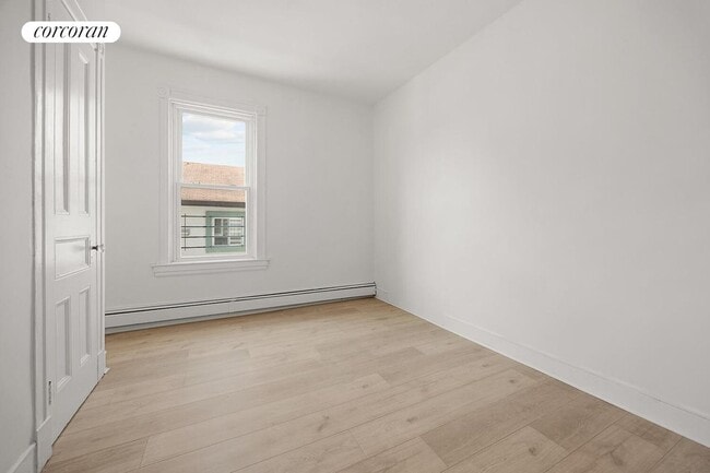 Photo - 31 Seeley St