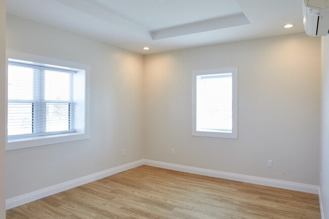 Photo - 19 N Main St