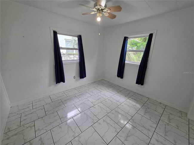 Photo - 207 Hibiscus St