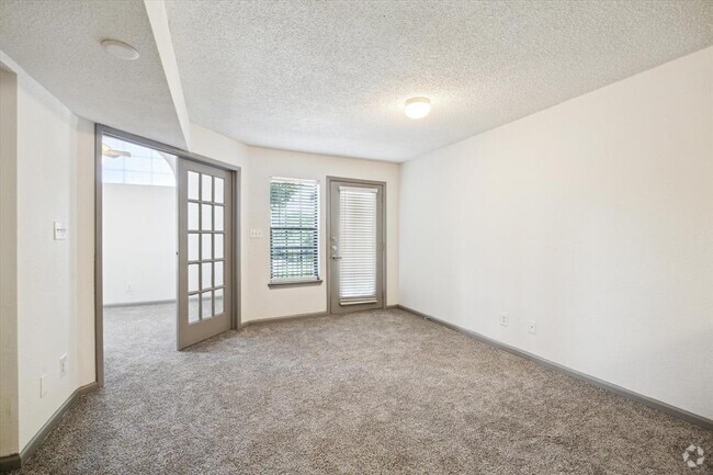 Building Photo - 1710 W T C Jester Blvd Unit 1202 Rental
