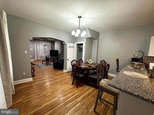 Photo - 700 S 60th St