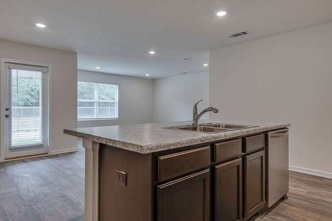 Photo - Spacious 4-Bedroom Home - Cambria
