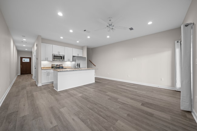 165 Pebble Beach Pl Unidad 2D
