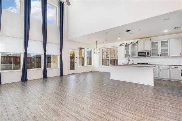 Photo - 428 Halwin Dr