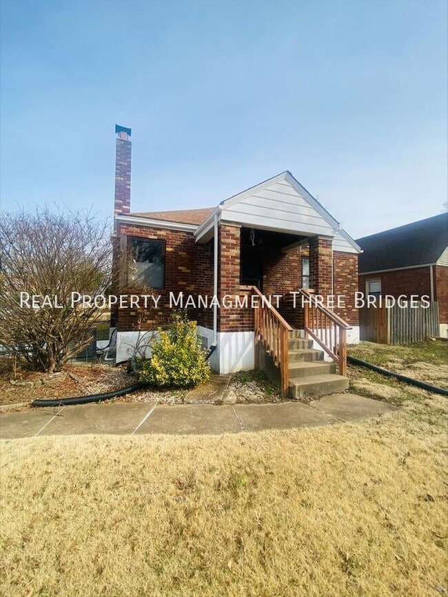 Building Photo - 3636 Eminence Blvd