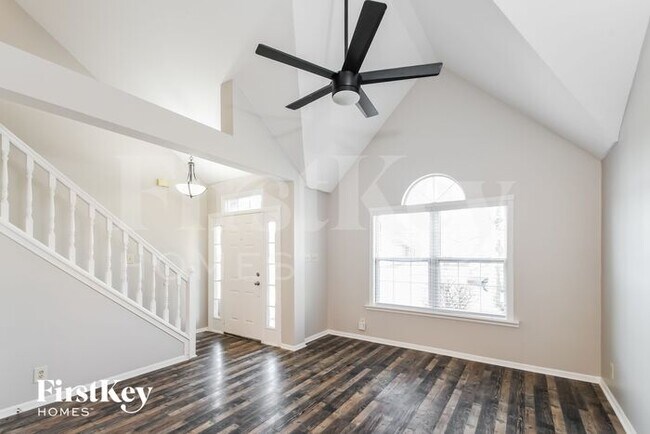 Photo - 7827 Red Sunset Way