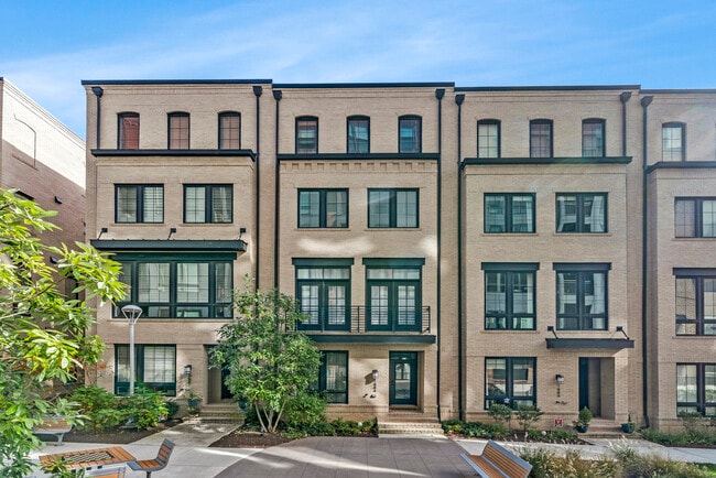 Building Photo - 1884 Easterly Rd Rental