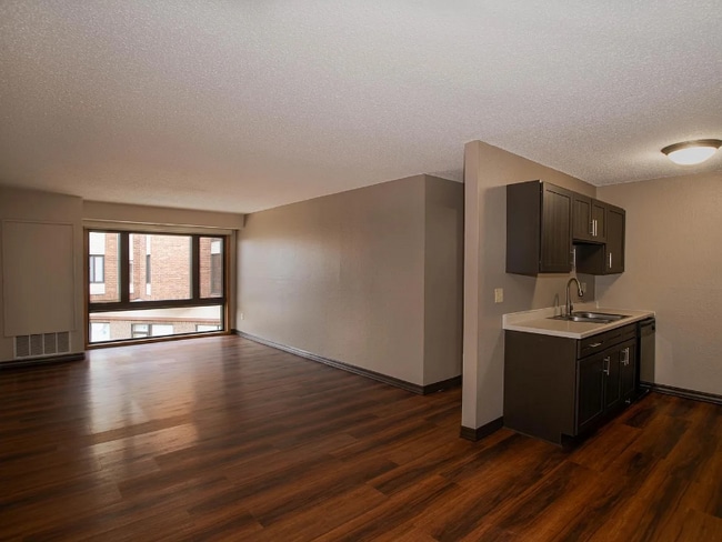 Photo - 2015 Central Ave NE