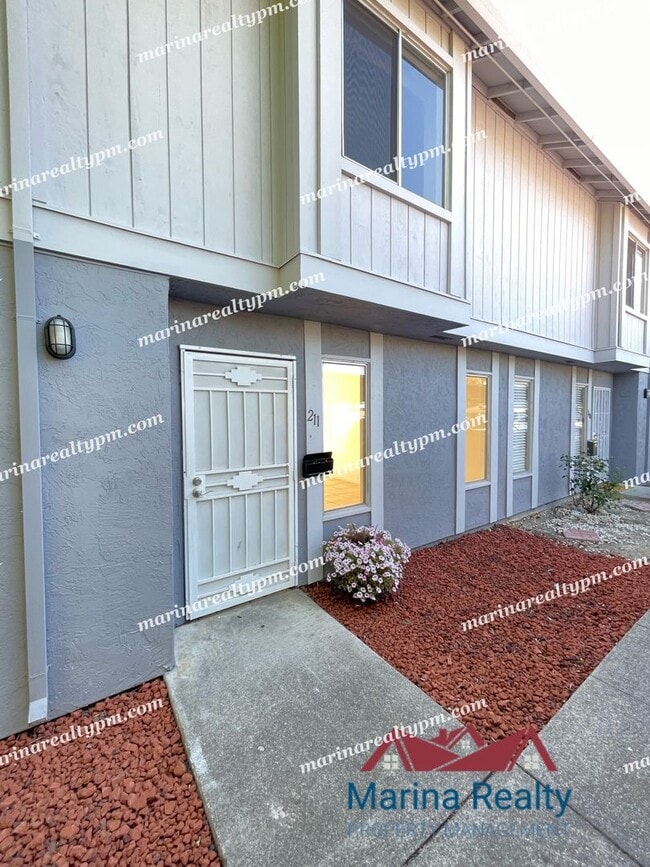 211 Del Luz Ct