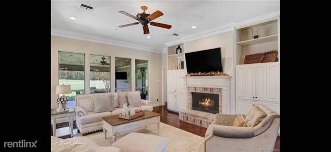 Photo - 4 br, 3.5 bath House - 122, Stonebridge Blvd