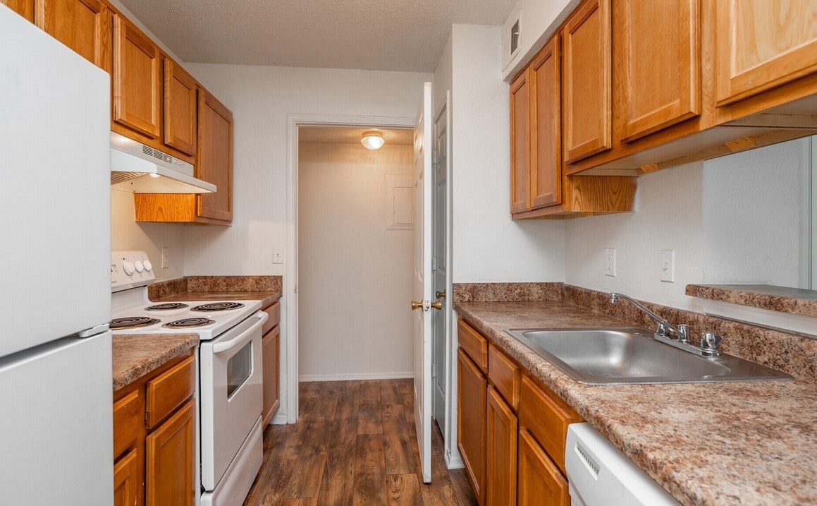 Photo - 100 Remington Dr