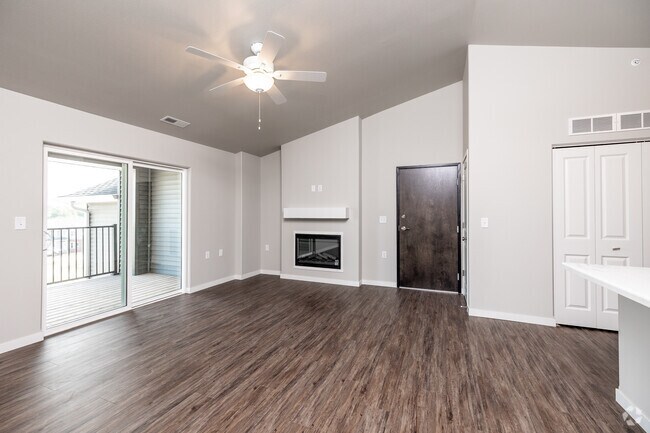 2BR, 2BA - 1,000 SF - Third Floor Vaulted Ceiling