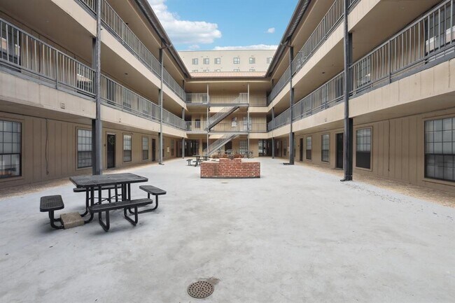 Photo - 2401 Leon St Unit 209