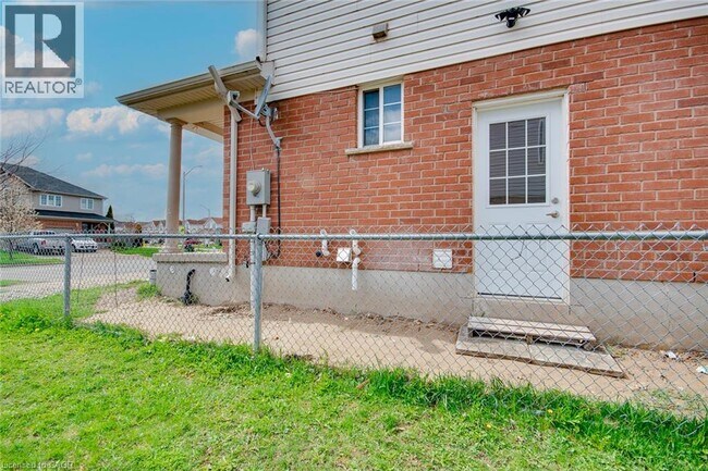 Photo - 110 Commonwealth St
