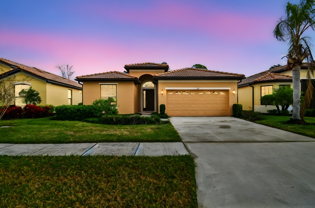 Building Photo - 127 Silver Falls Dr