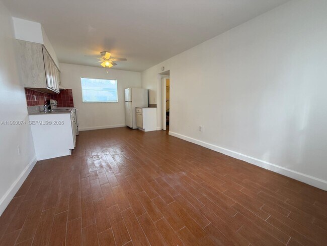 Photo - 1942 Thomas St Unit C