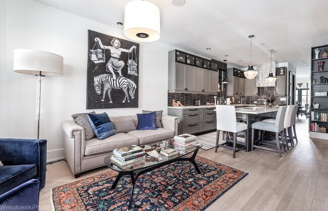 Photo - 2041 W Cuyler Ave Unidad 1