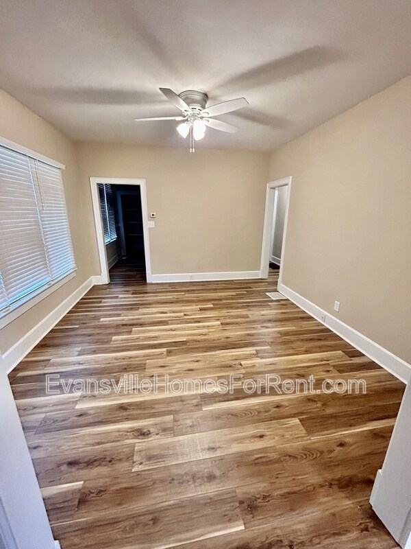 Photo - 635 S Rotherwood Ave
