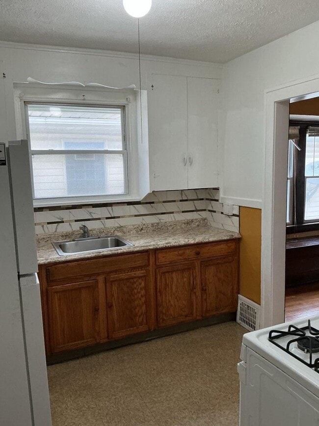 Photo - 3428 W 117th St