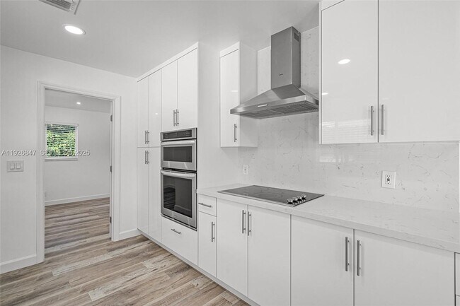 Photo - 14330 SW 16th St