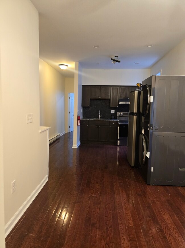 Building Photo - 1708 Mifflin St Unit 2