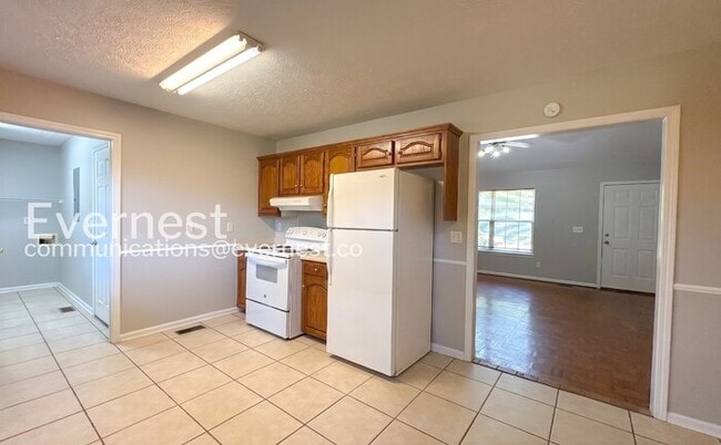 Photo - 120 Buckingham Cir