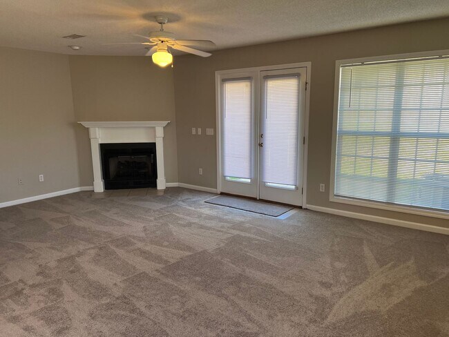 Photo - 153 Woodberry Dr