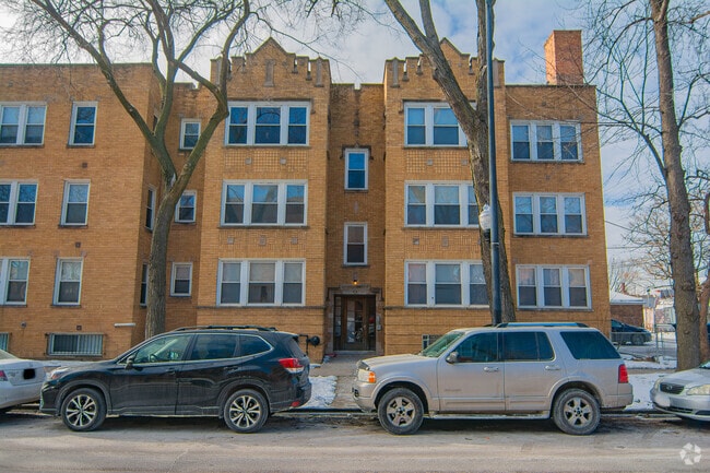 Building Photo - 2750 N Kostner Ave Rental